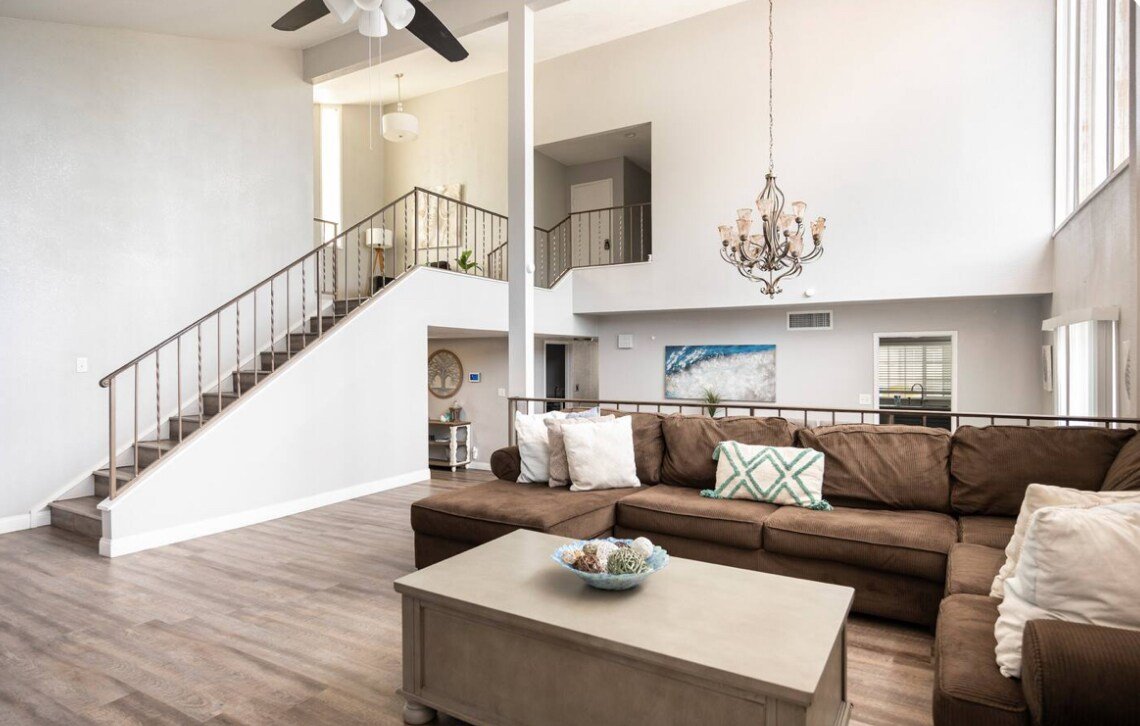 Vegas Oasis Near Strip – 5bdr. 4.5 Bath gallery image 4