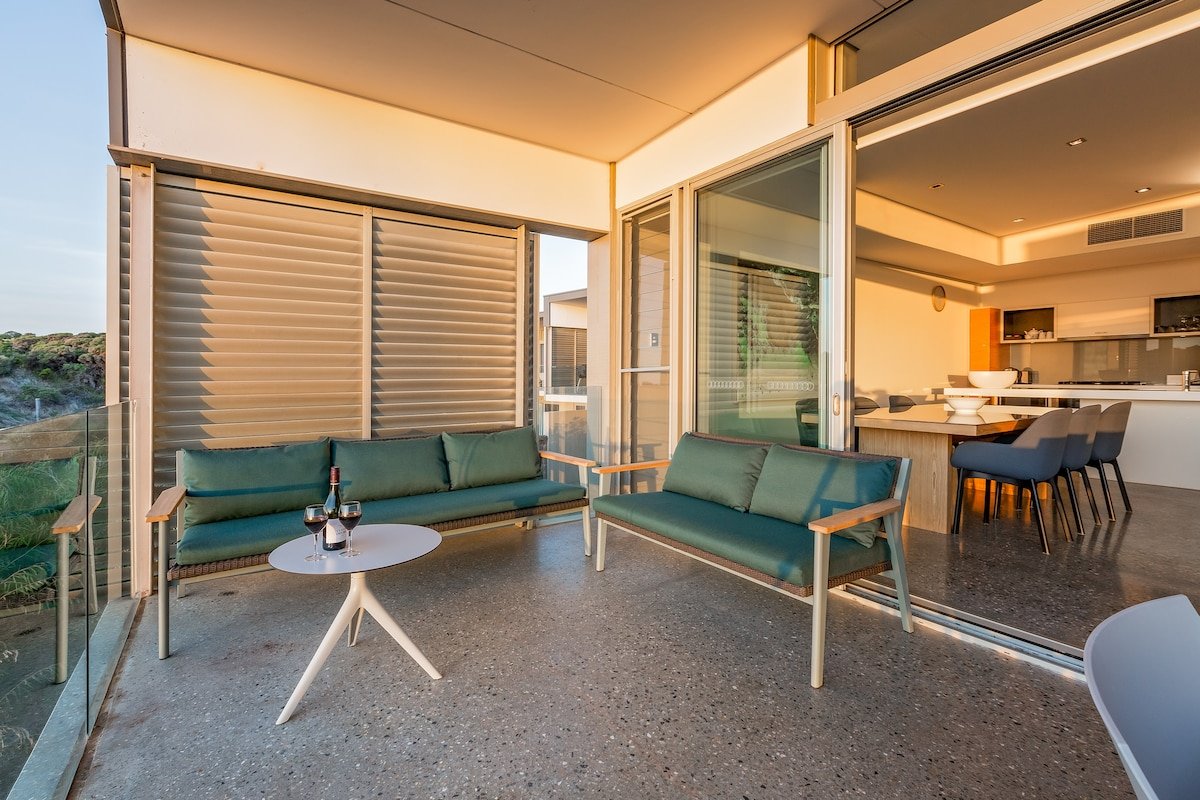 3 Bedroom Luxury Beach House @ Smiths Beach Resort gallery image 5