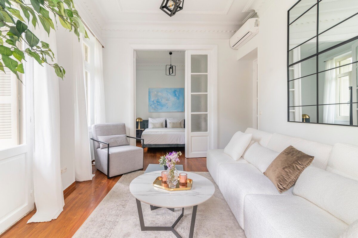 Architect’s Acropolis Townhouse Oasis gallery image 3