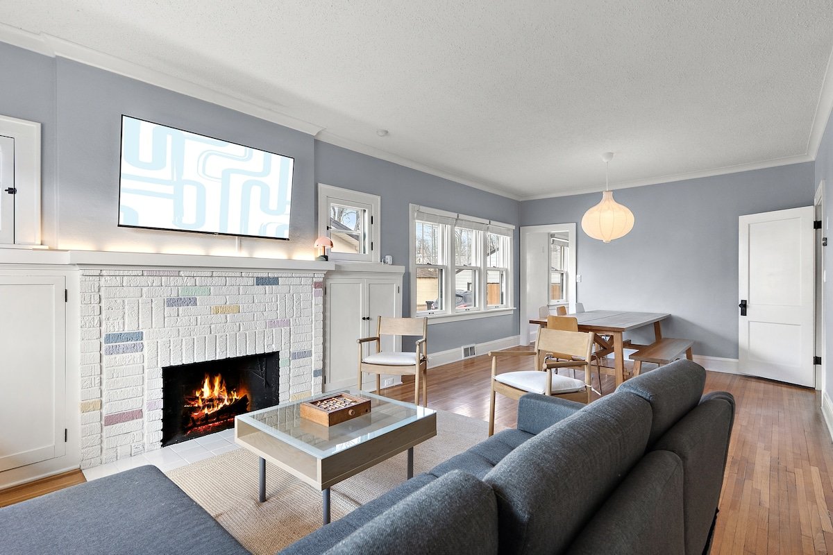 Movie Theater, Kid Friendly & Free Parking gallery image 3