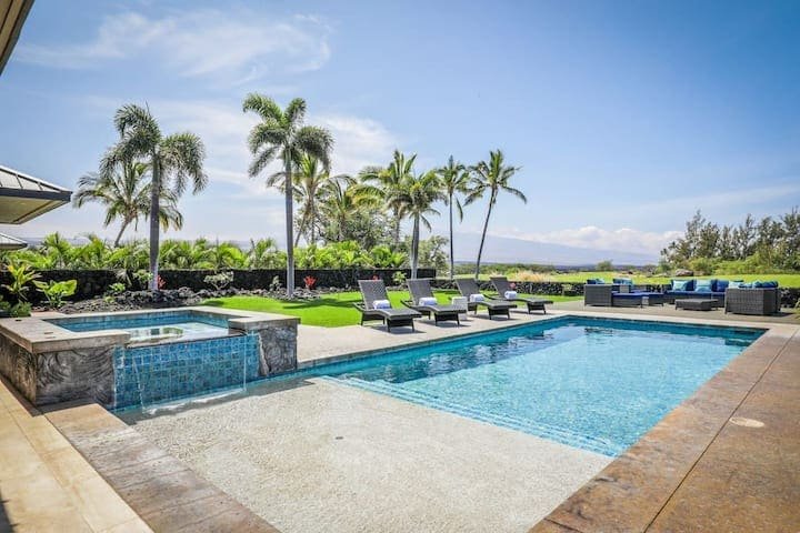 Luxe Golf Estate w/ Hilton Pool passes – Sleeps 10 gallery image 3