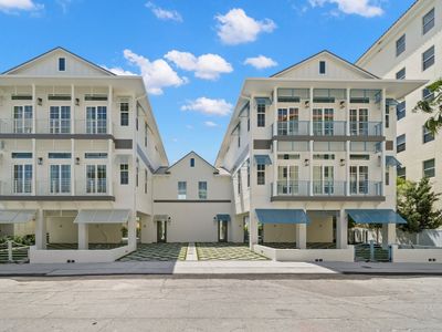 Akoya House and Pearl House – 2 Luxury Homes