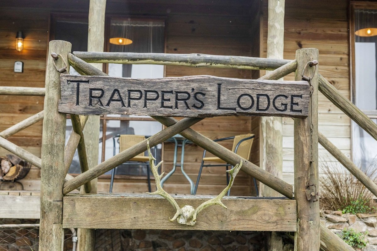 Mole Creek Cabins: Family Size 4 Bedroom Lodge gallery image 5