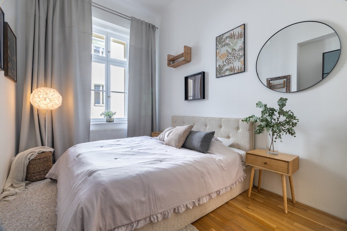 Contemporary 3 bedroom flat near Prague Castle gallery image 5