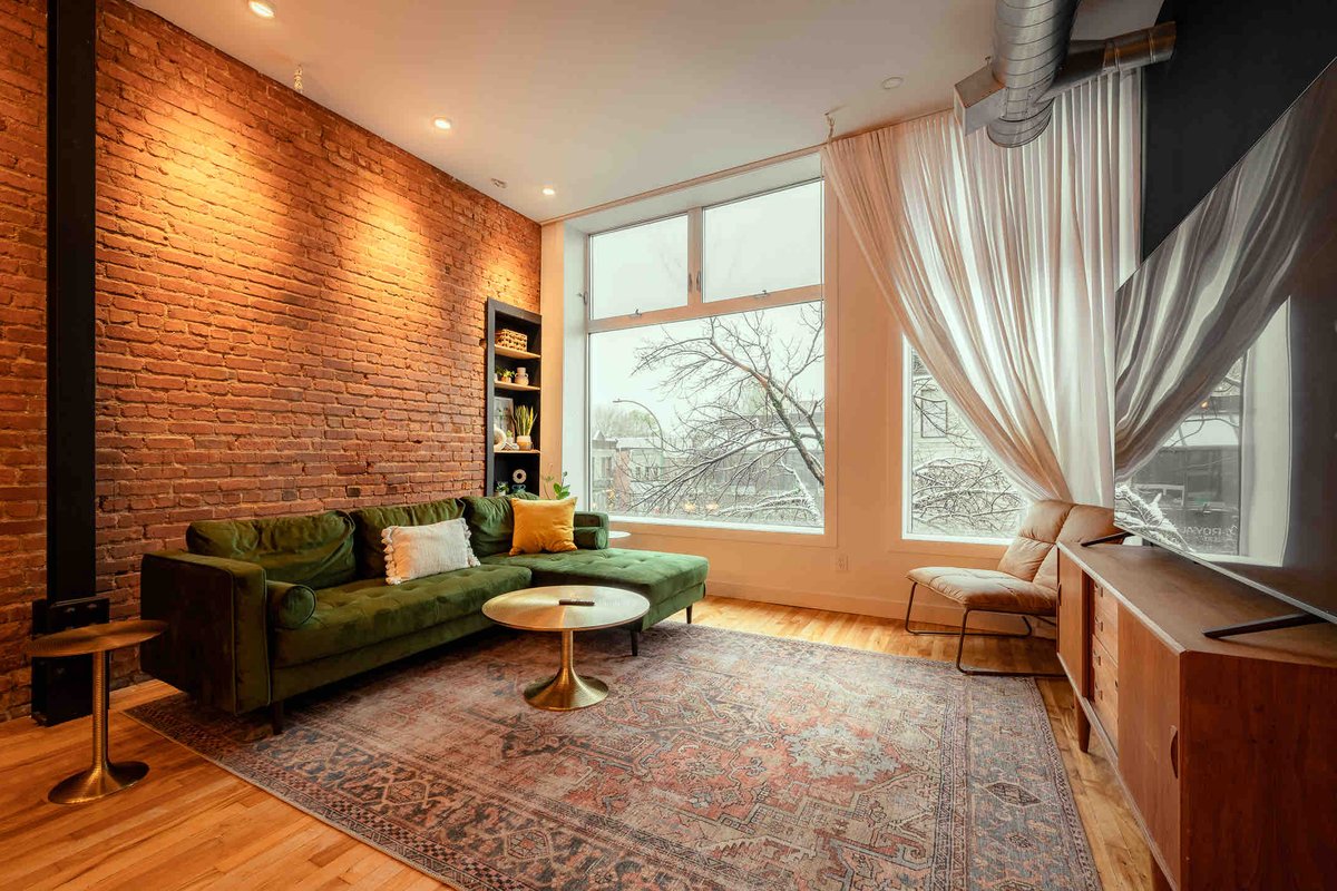 Modern Industrial Loft Plateau