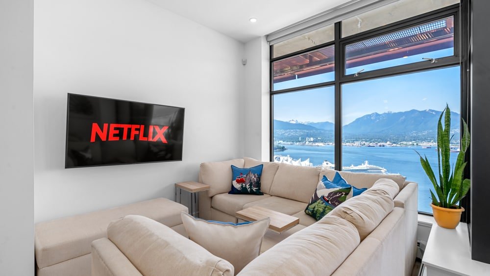 Penthouse w/ AC, Ocean Views & Free Parking gallery image 5