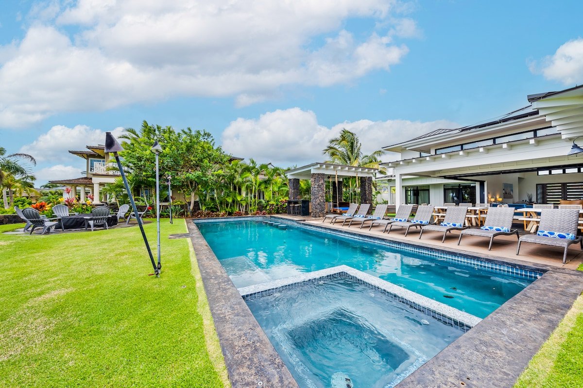 Spectacular View Home for 20! Ocean golf mountain! gallery image 3