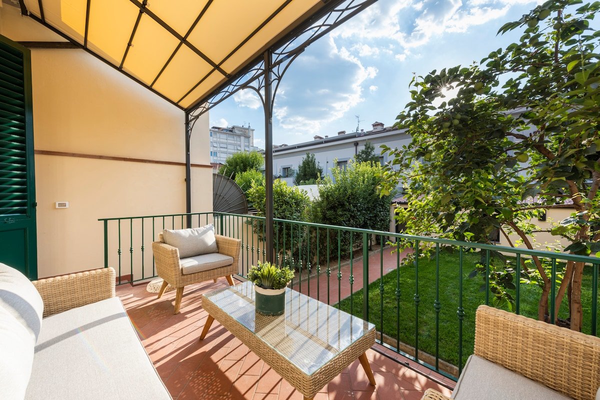 Dimora San Frediano, Oltrarno’s jewel with patio gallery image 2