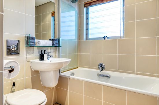 Strathmore House Photo 3