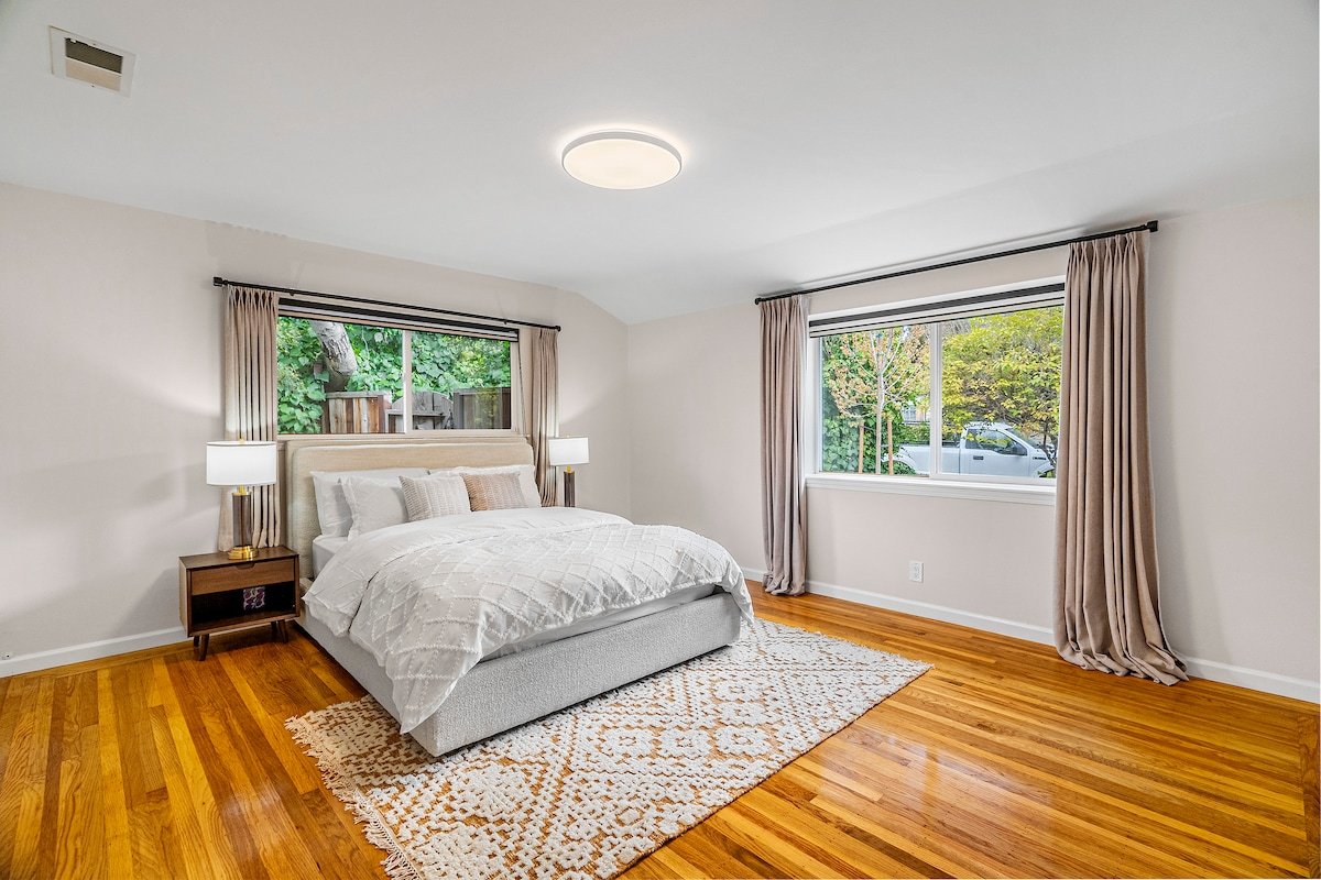 Cozy Modern house in Palo Alto gallery image 4