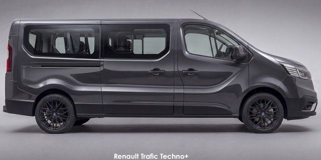 RENAULT TRAFIC 2.0 dCi TECHNO + AT - 10 