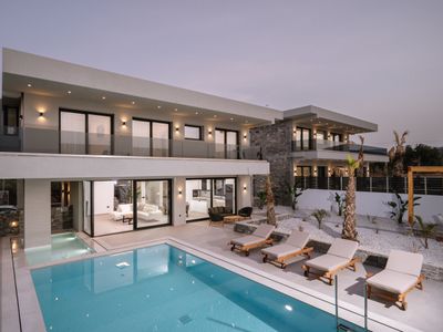 Villa Evi | 3BD Luxury Villa by Temma Villas