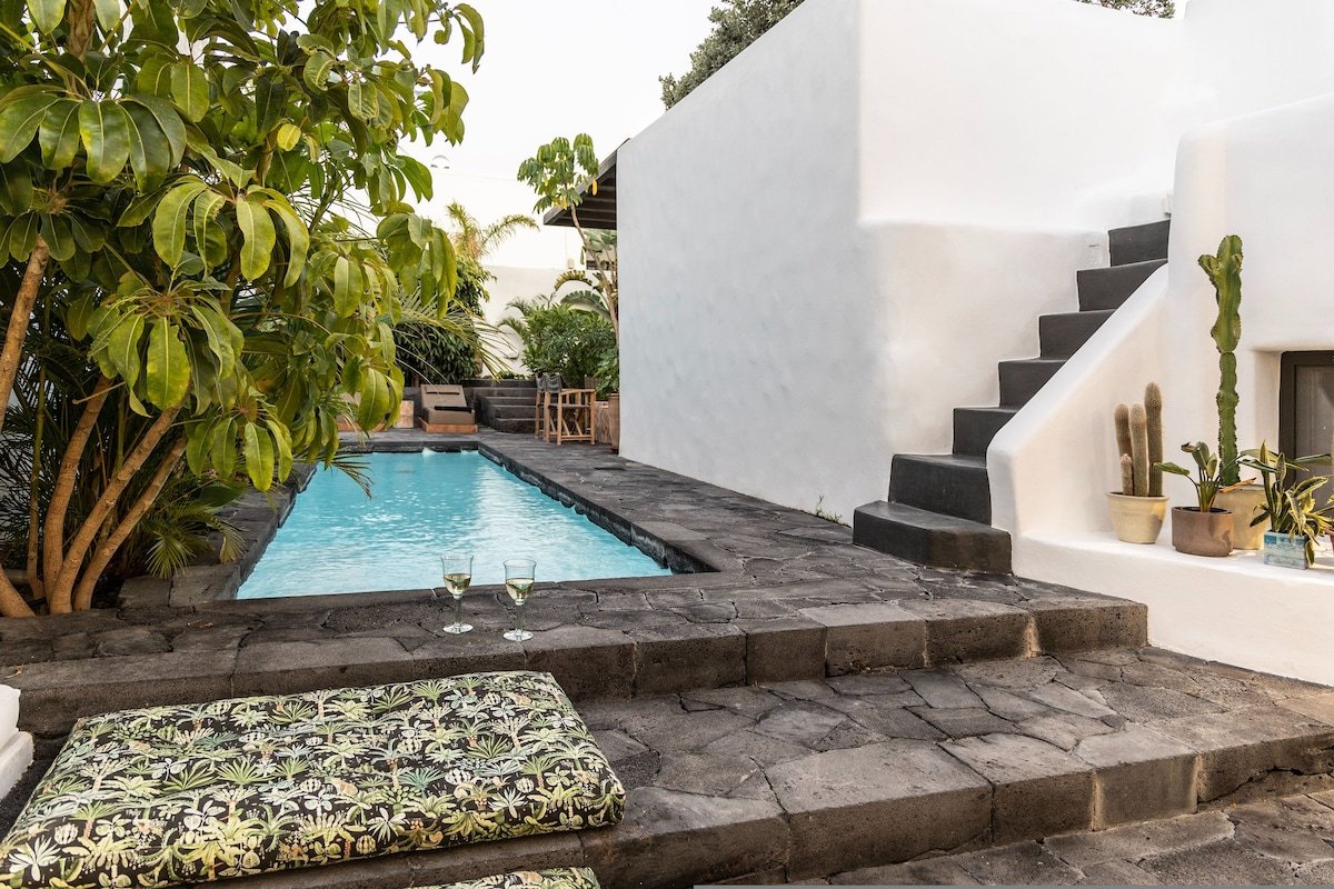 Arithera Villa in Santorini gallery image 5