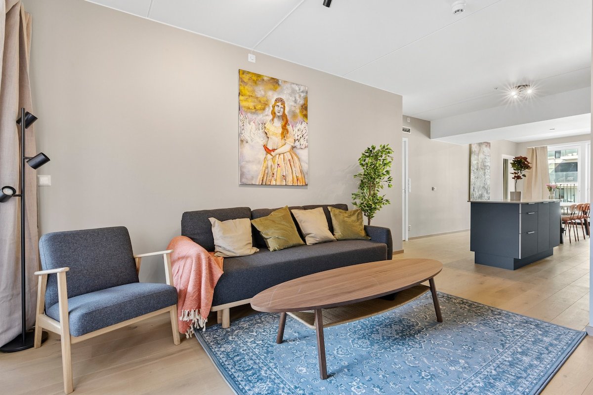 3BR City Center apt: 2 Balconies + Opera + Munch gallery image 2