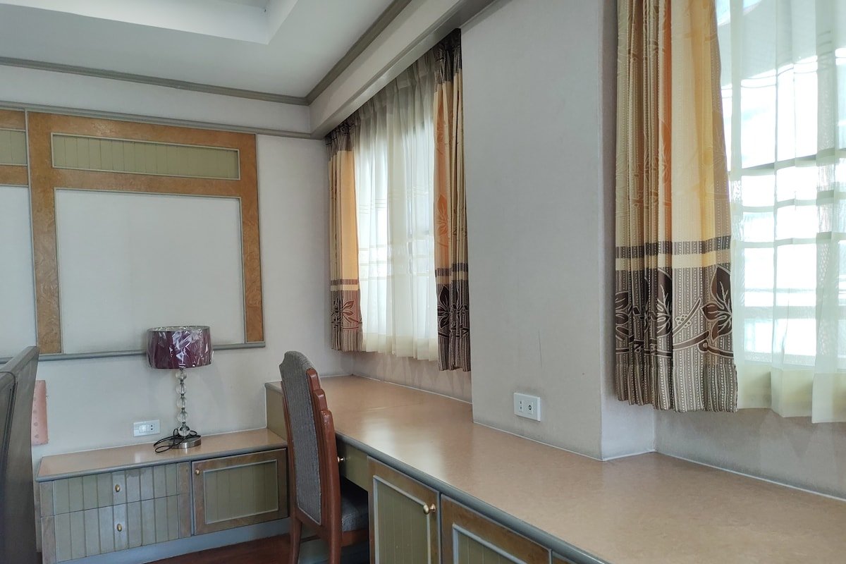 BTS Prom Phong*Samitivej Hospital*Shuttle Service gallery image 3