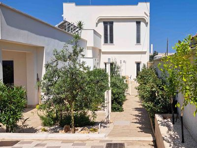 Filo D’Olio – Villa con giardino pugliese al mare