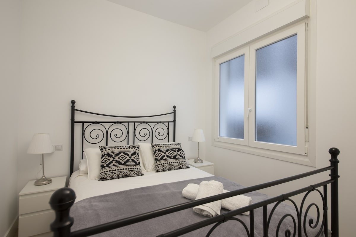 Easo Suits Family Friends gallery image 4