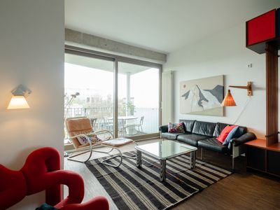 Lichtdurchflutet mit 2 Balkonen