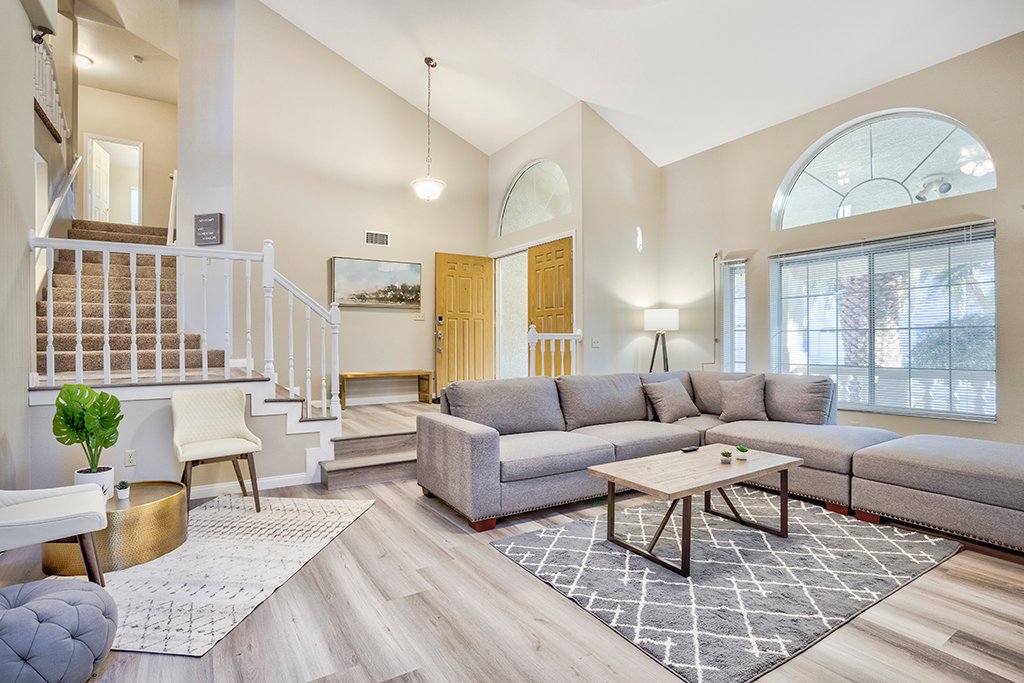 GIANT 7Bd/3Ba Mansion/Pool 9mins to Strip Slps 16!