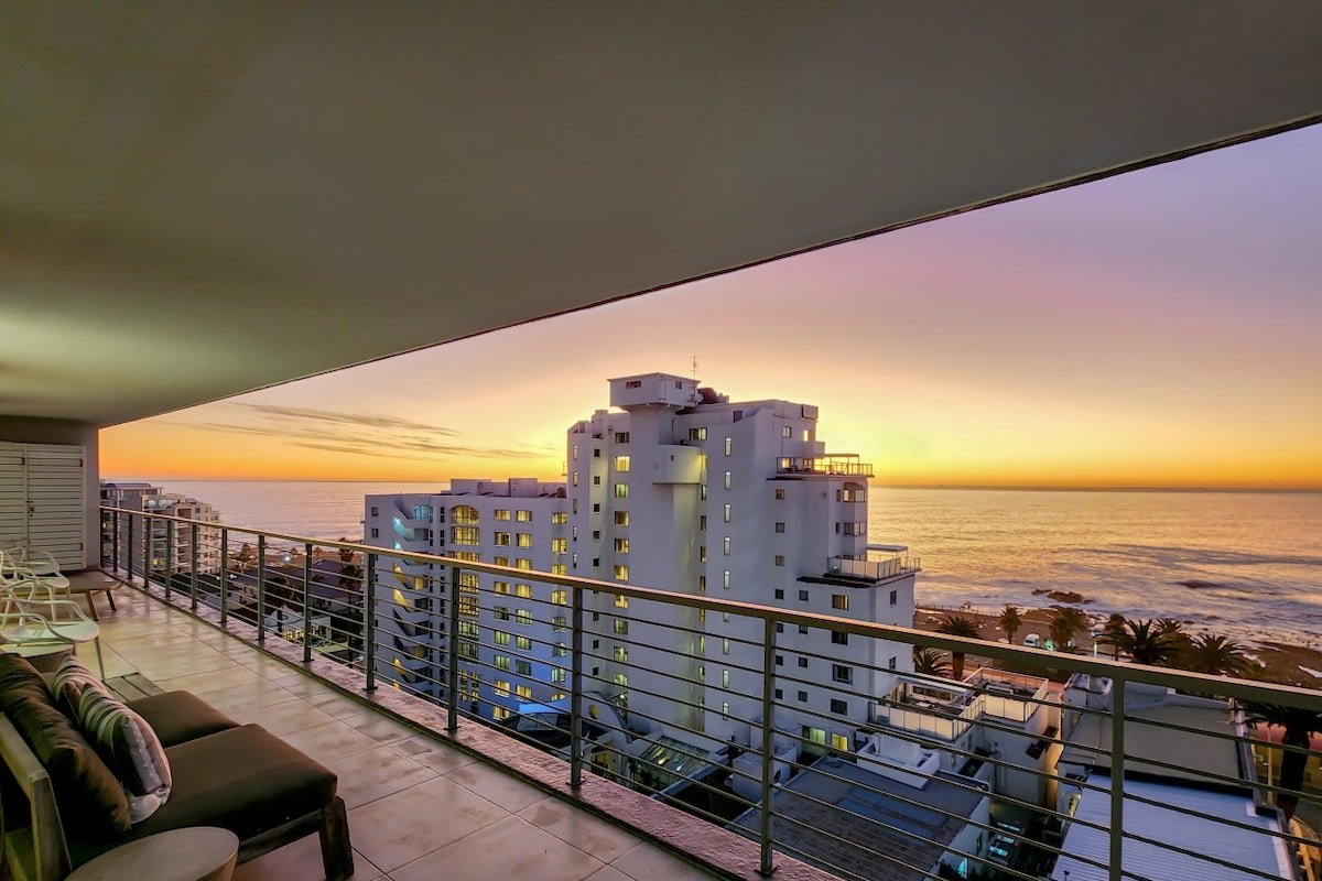 Luxury 3 Bed With Pool & Sea Views gallery image 5