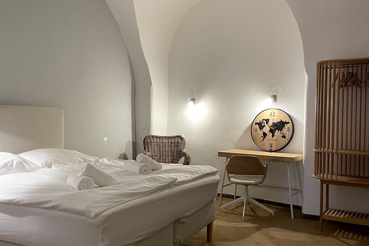 Charming Historic Apartment – Heart of Vienna gallery image 3