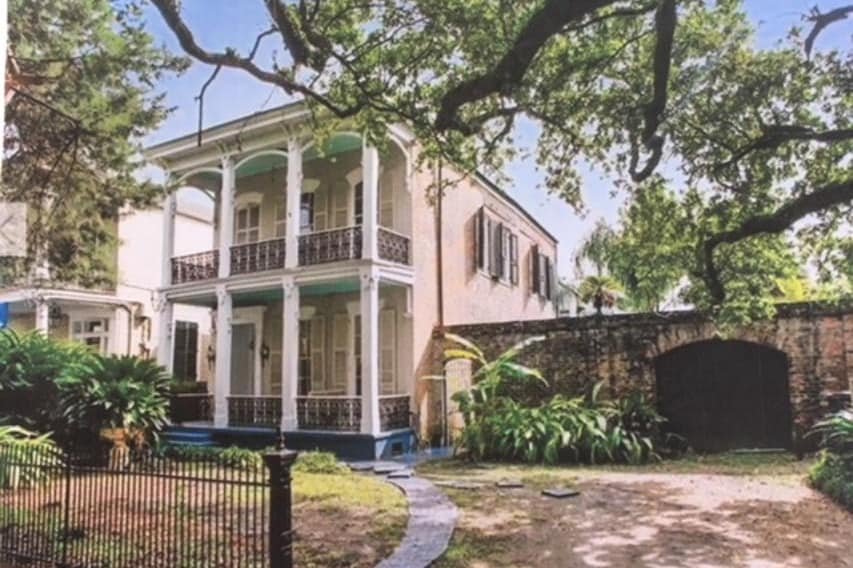 1868 Grand Mansion next to Garden District gallery image 2