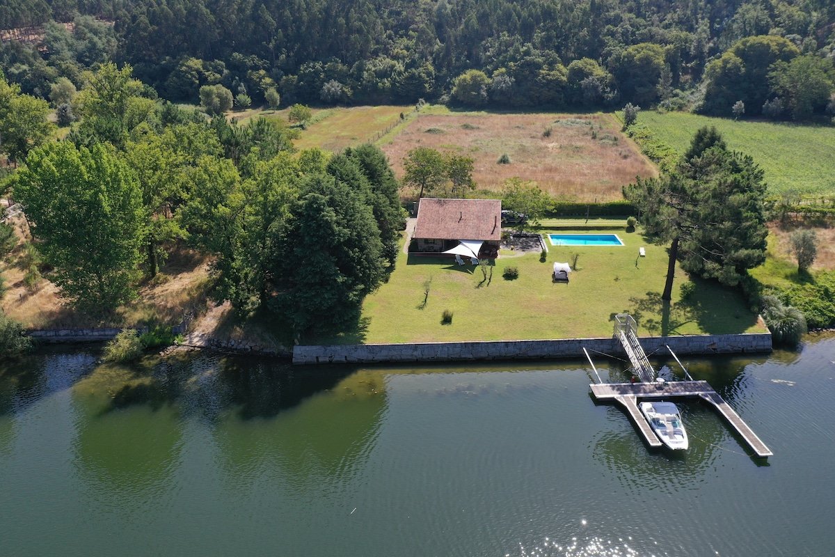Unique Spot by the River Douro gallery image 3