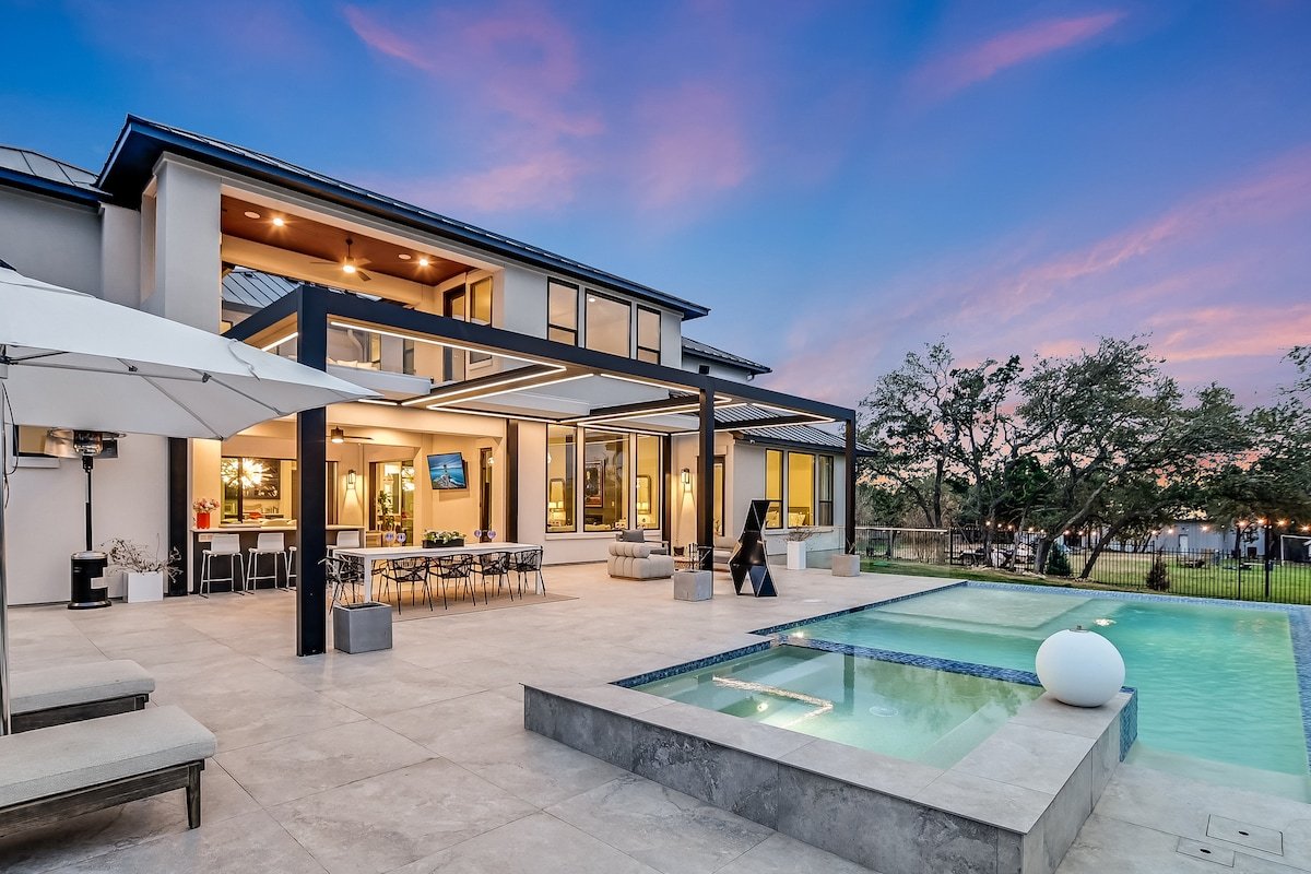 Above Collectic I Pool&Spa | Game Room I Long-term gallery image 3