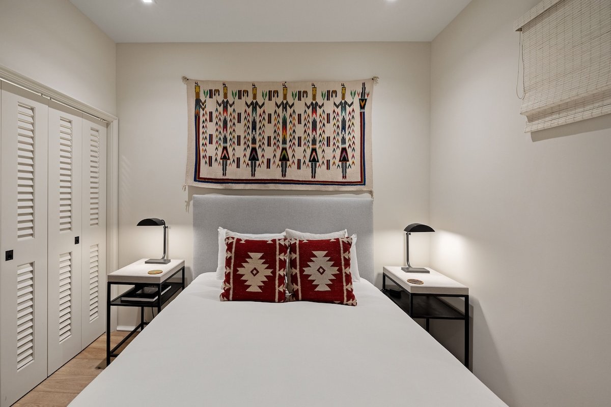 Ski Escape | Hot Tub, Views & Fireplace gallery image 3