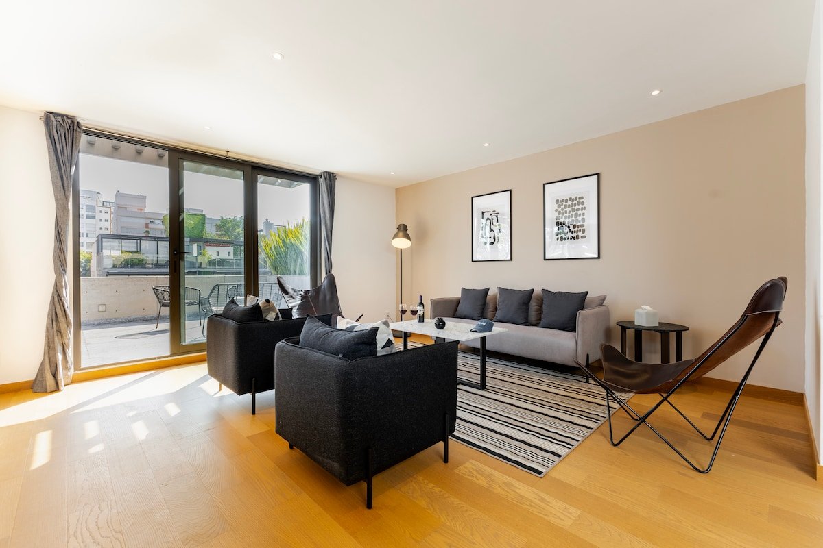 4BR Penthouse in Polanco w/Terrace Views & Parking gallery image 3