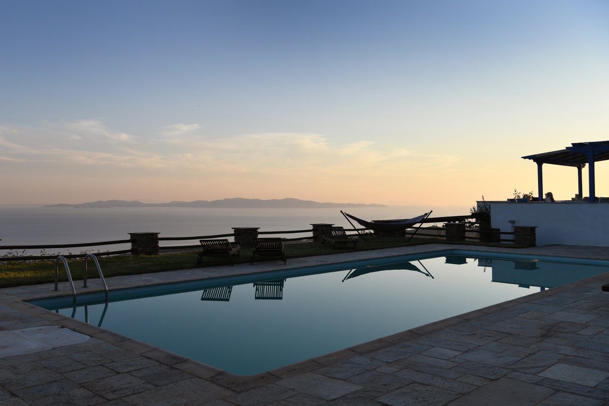 Tinos Sky villa with 8 bedrooms and pool