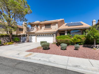 Spacious 5BR w/Optional Heated Pool Near Strip