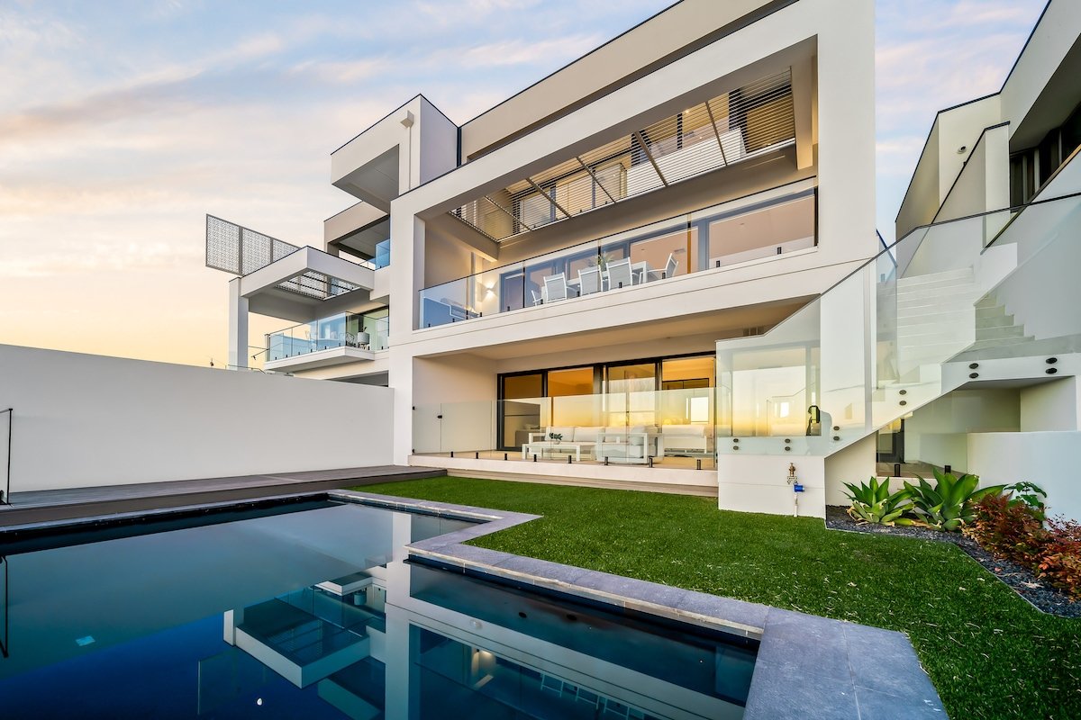 Ocean View Luxe Retreat-3 Storey-Infinity Pool gallery image 3