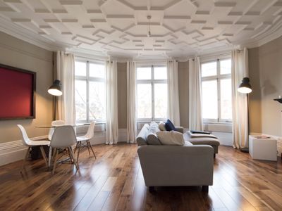 Stylish & Incredible Location