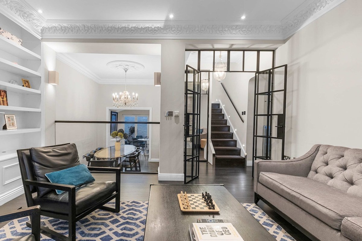 Luxury Residence in Prime London gallery image 5