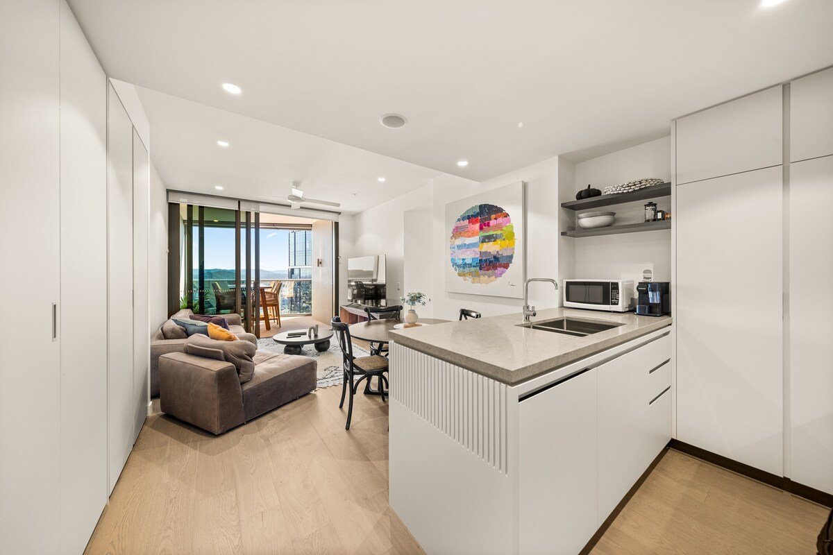 Luxury in Queens Wharf with car park gallery image 3