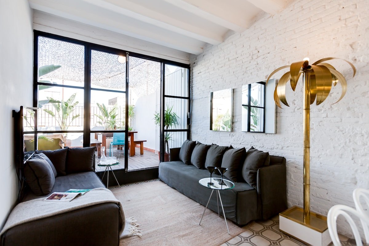 Amazing Penthouse Ramblas. Daily Cleaning! gallery image 5
