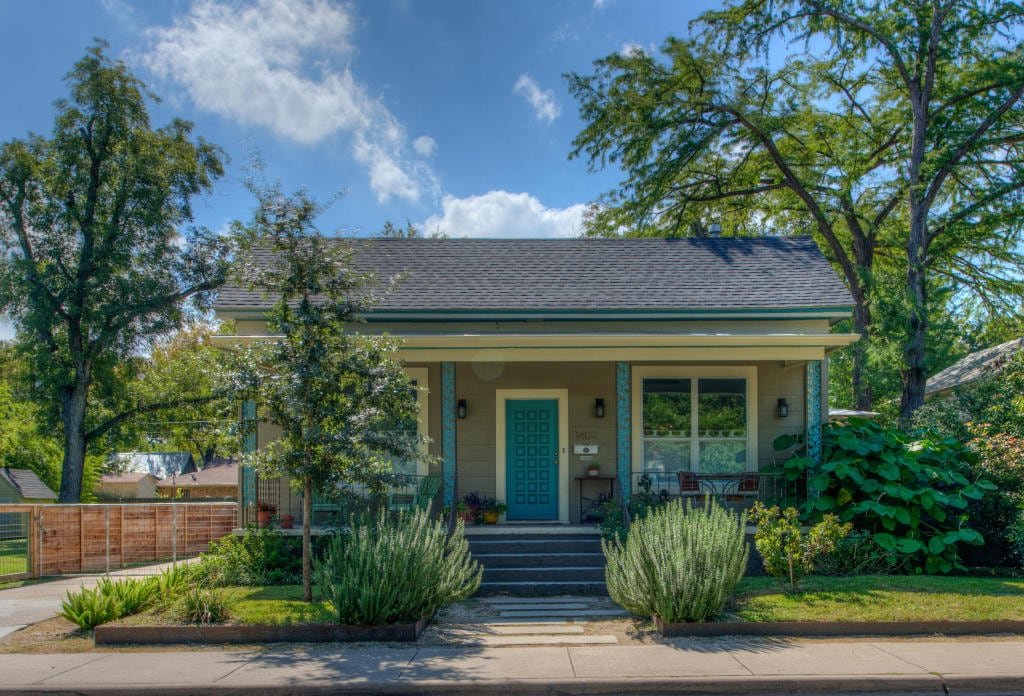 Circa 1899 Luxe Spa House – Walk DT gallery image 4