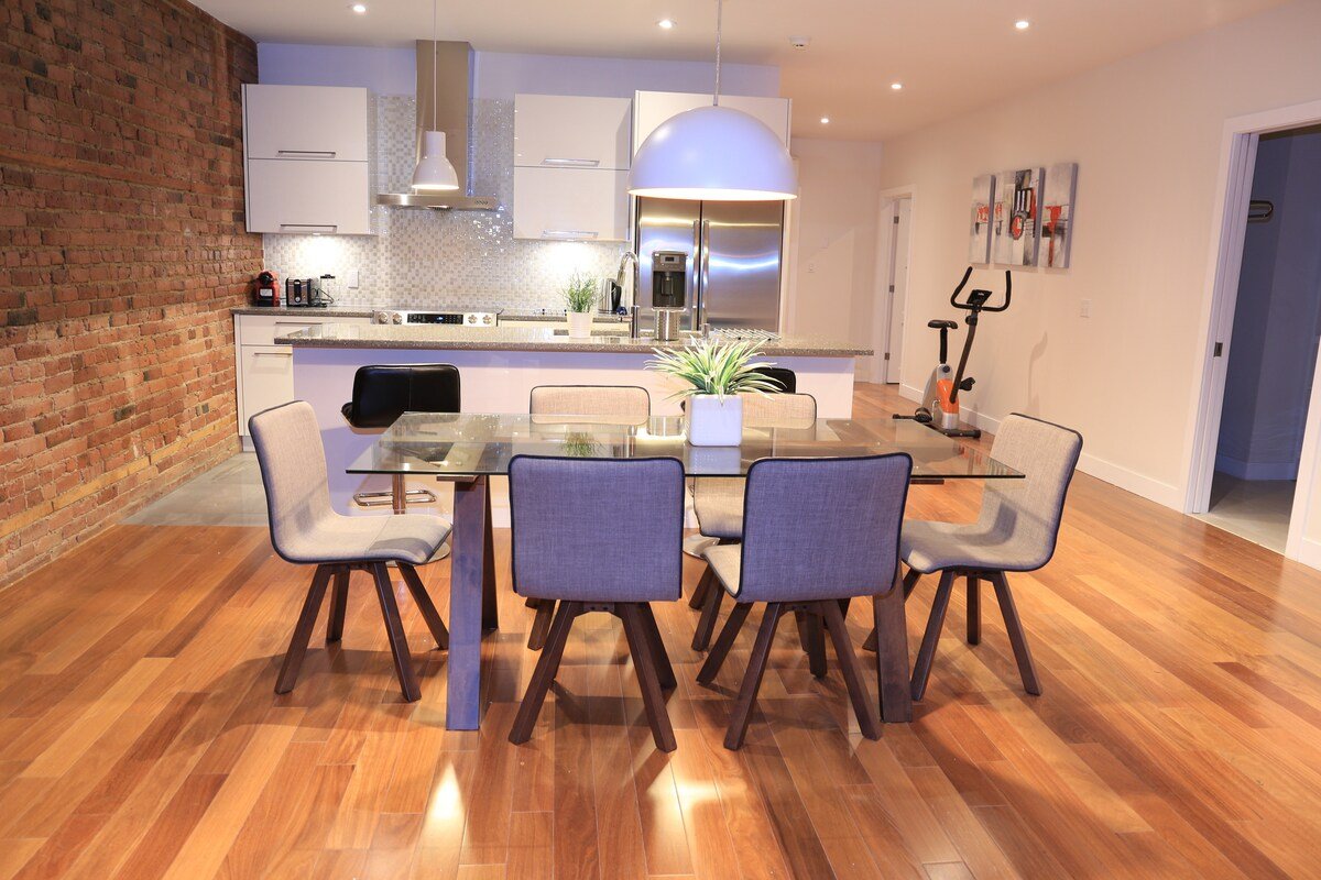 Best for Group-Renovated – 4 Beds – DT w/Parking! gallery image 5