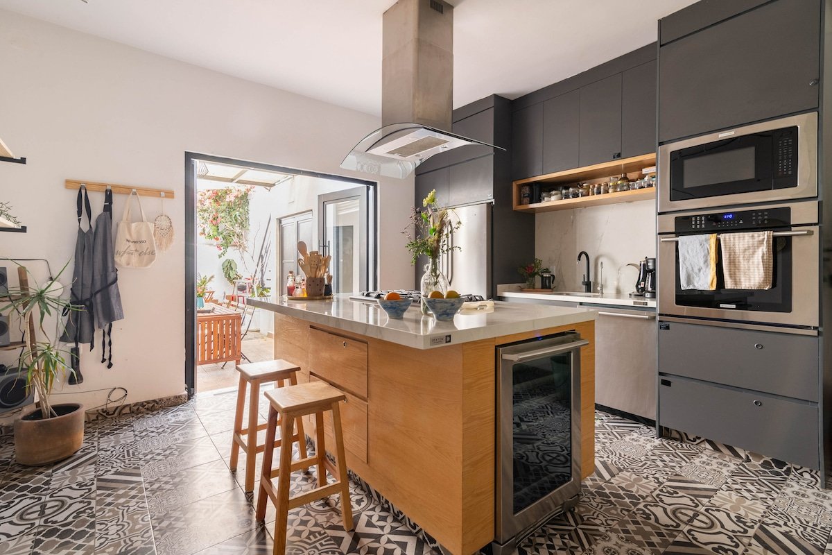 Best location in Condesa: AC, patio, great kitchen gallery image 2