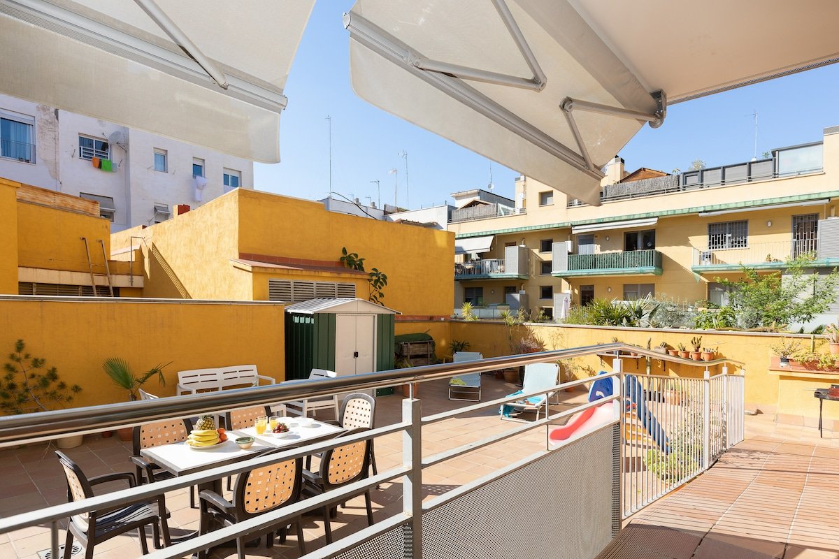 Big terrace apartment in Barcelona gallery image 2