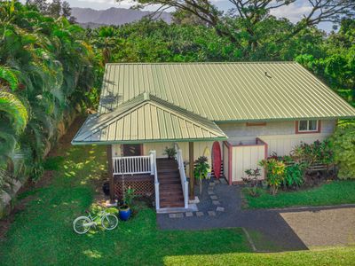 Coconut Cottage – Walk to Hanalei Bay!