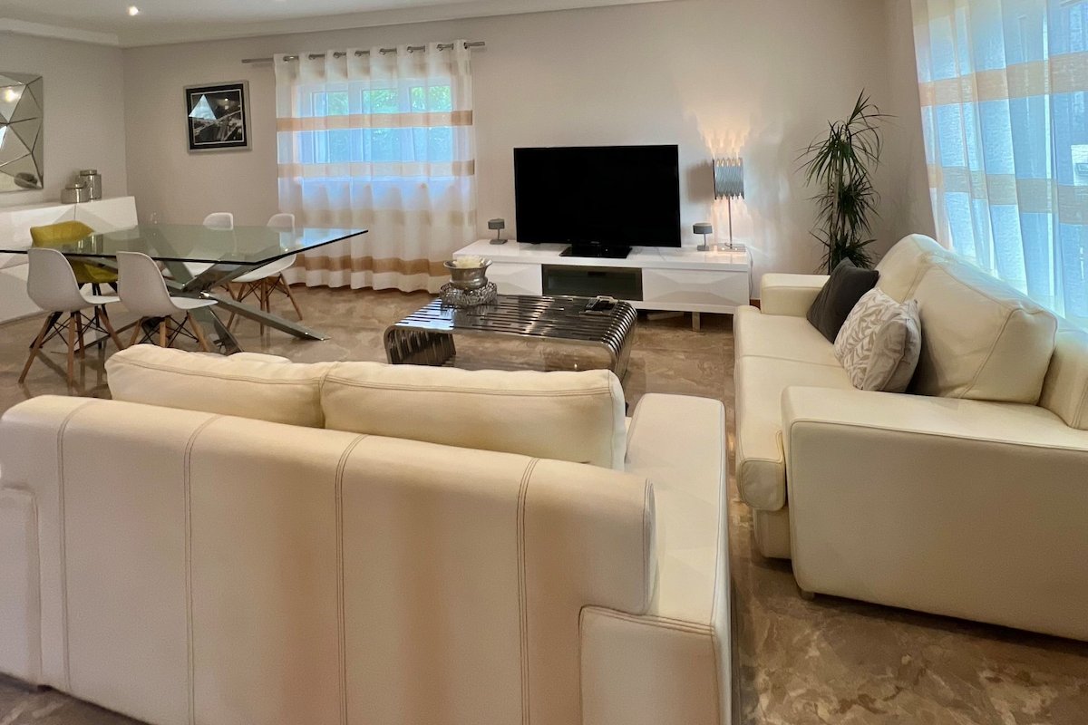 Nell&And&Jess HOME gallery image 3