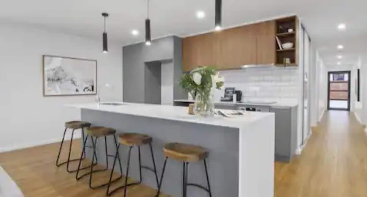 Secure Dog Yard – Executive Home WiFi 80″SMART TV gallery image 3