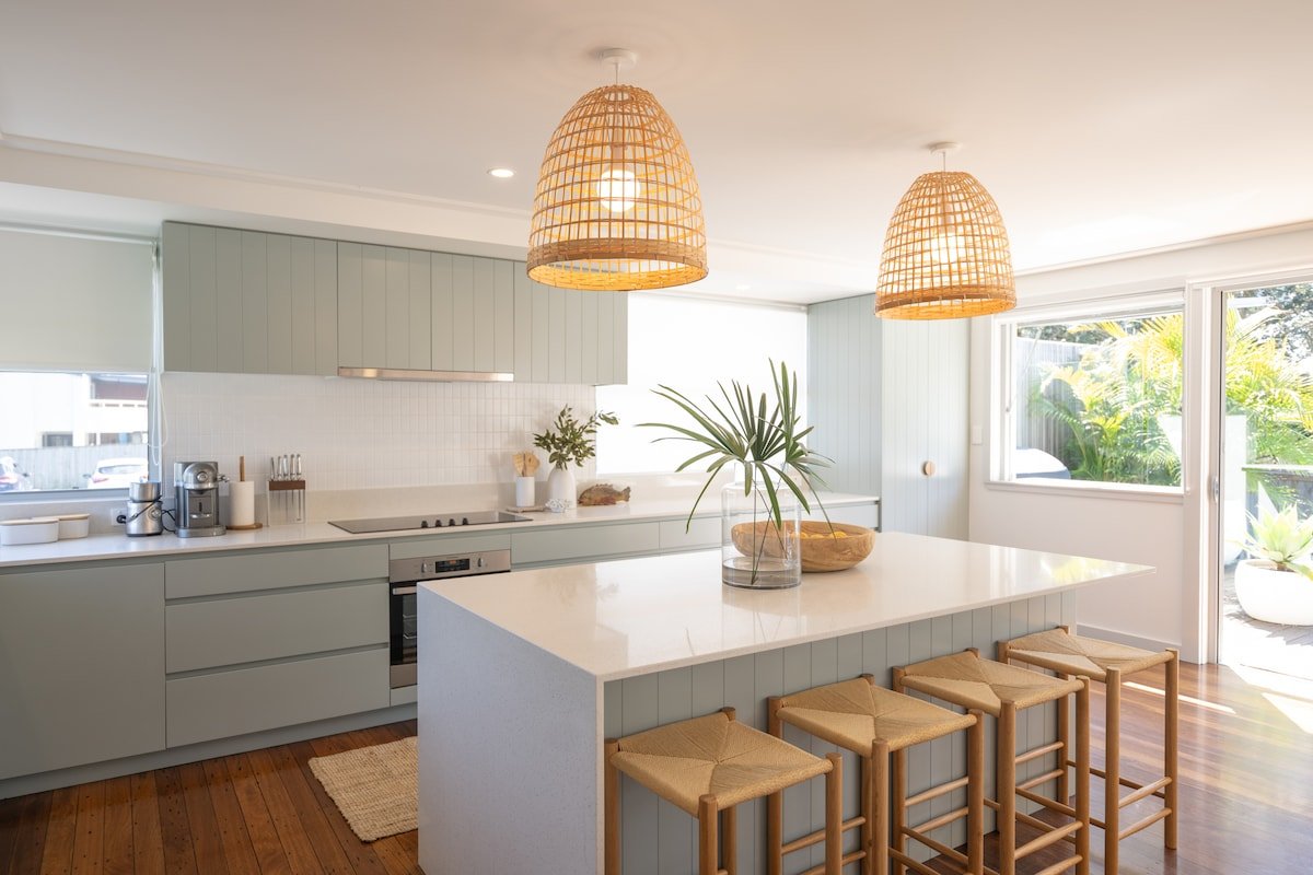 Diamond Beach House – Beachfront Pool Pets gallery image 2