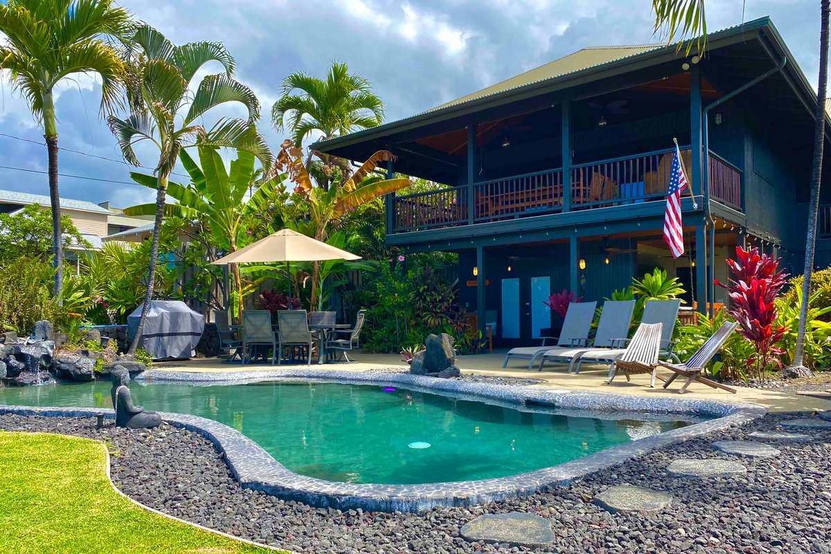 Magic Sands Beachfront!-gated house, sleeps 18.