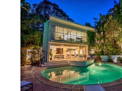 Honeymoon House in Hollywood Hills