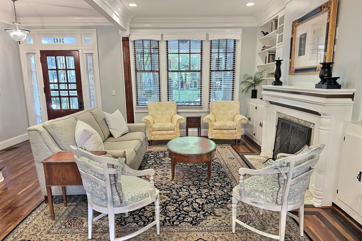 Woodley Park Home W/Parking, 2 Blocks to Metro!