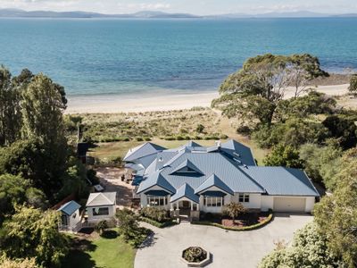 DUNE – Absolute Beachfront Luxury Estate with Spa