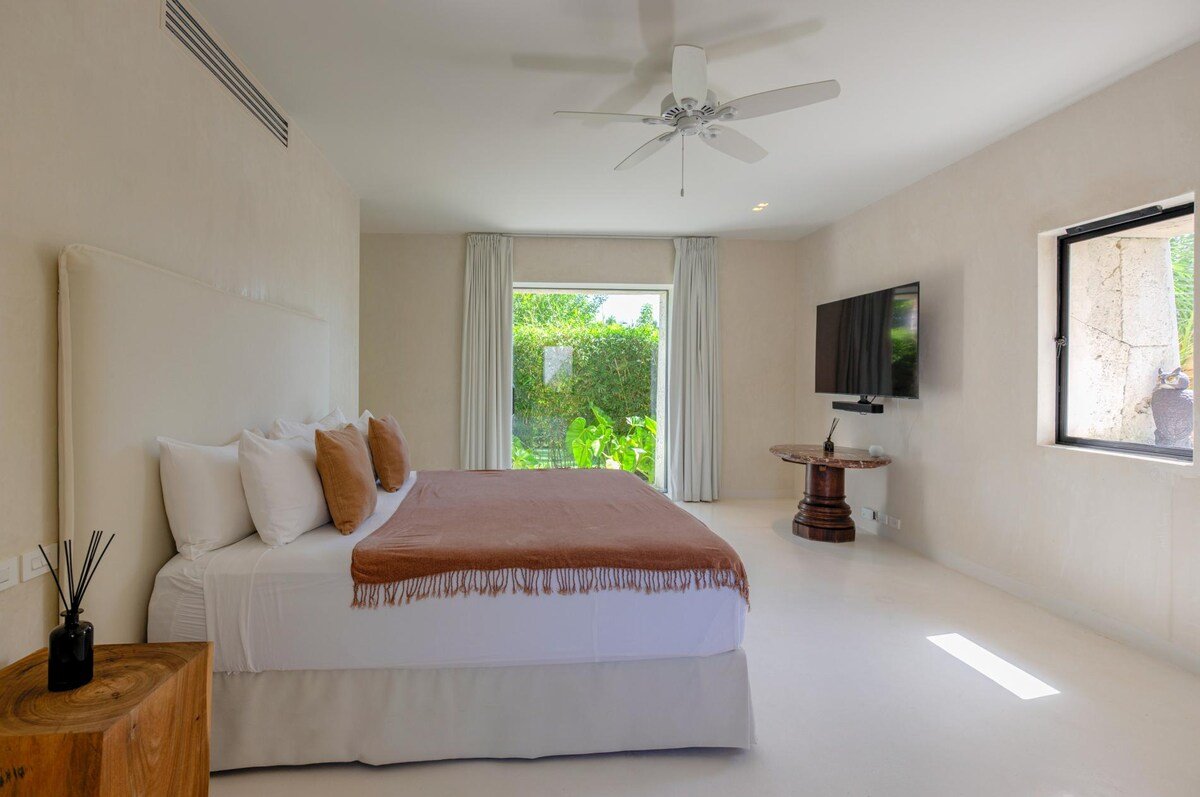 Forte Taino – Luxury Villa with Golf View gallery image 2